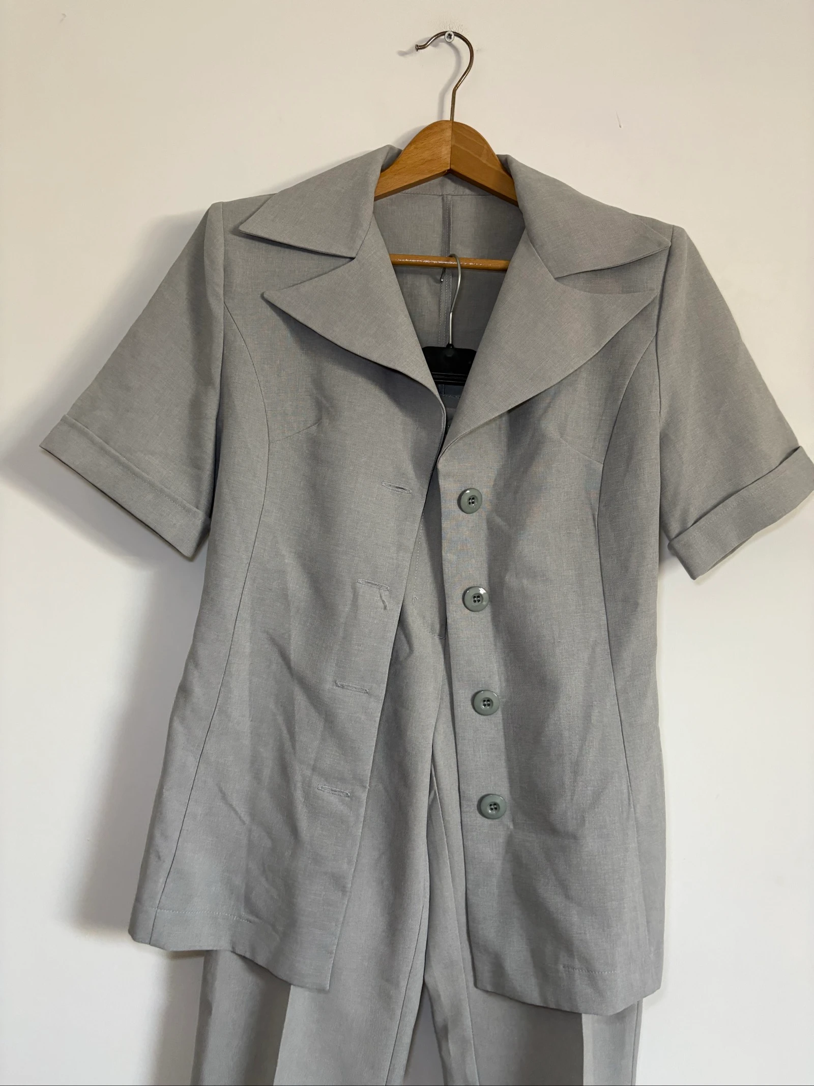 Suit – photo 3